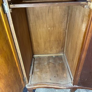 Ropero Antiguo Estilo Francés de Madera con 4 Puertas y Detalles Tallados - imagen 5