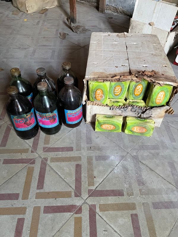 Lote de Jabones y Creolinas Vencidos en Paquete