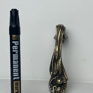Llamador de Puerta de Bronce Macizo Repujado - imagen 2