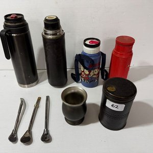 Lote anterior: Lote de Termos, Bombillas, Yerbera y Mate