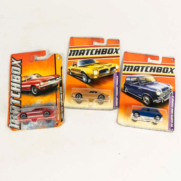 3 autos colección Matchbox en su blister original