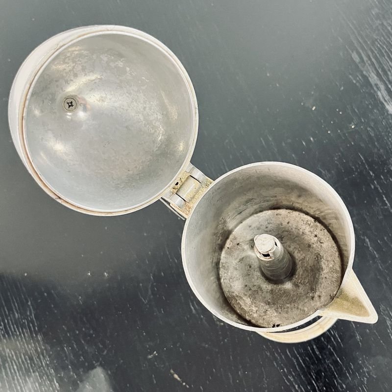 Cafetera italiana marca Alessi - imagen 4