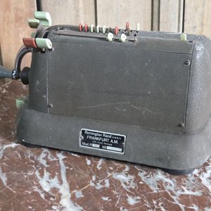 Calculadora Mecánica Remington Frankfurt A.M. - imagen 3