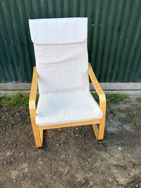 Sillón Flex Blanco Tapizado Estructura Madera Clara