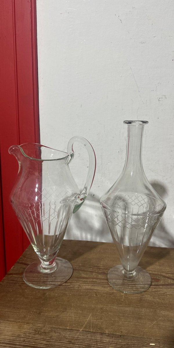 Jarra y Botellón de Vidrio Tallado Estilo Clásico