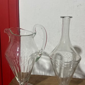 Lote anterior: Jarra y Botellón de Vidrio Tallado Estilo Clásico