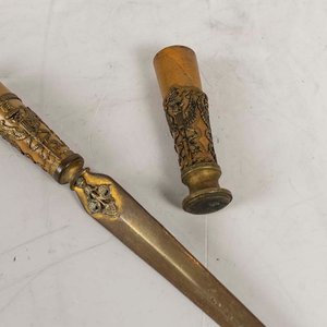 Set de Escritorio de Bronce y Madera Tallada - imagen 2