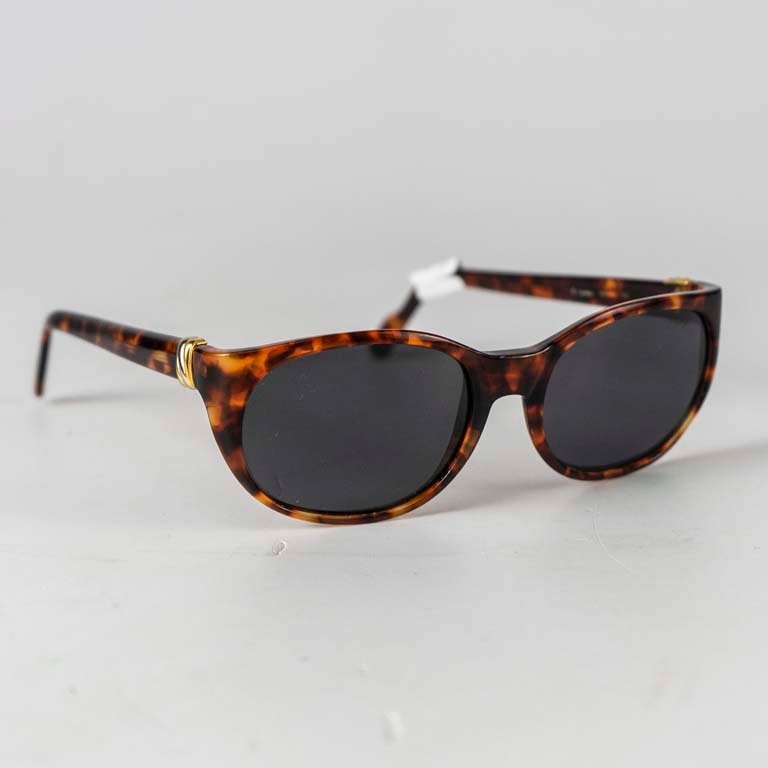 Lote anterior: Par de lentes de sol de alta calidad Cartier