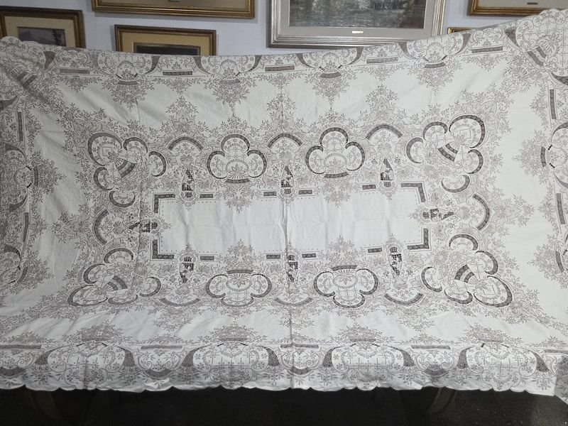 Mantel Mayorca Bordado con 12 Servilletas - imagen 14