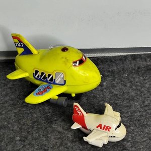 Dos Juguetes Antiguos de Avión en Plástico - imagen 4