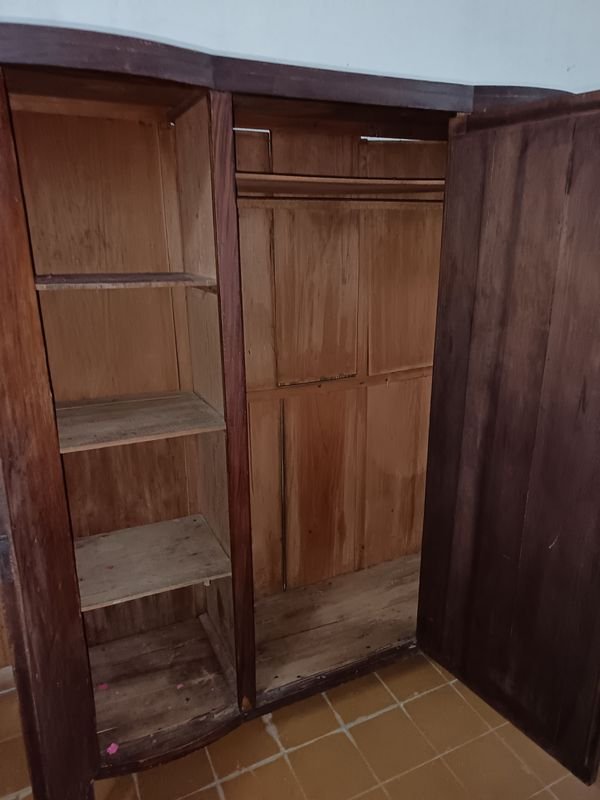 Ropero antiguo con espejo - imagen 4