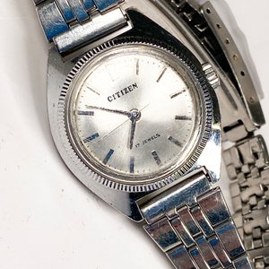 Dos Relojes Citizen de Pulsera para Dama y Caballero con Mallas Metálicas - imagen 4