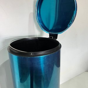 Papelera Grande Metálica Azul con Pedal, 30 Litros, 65 cm - imagen 3