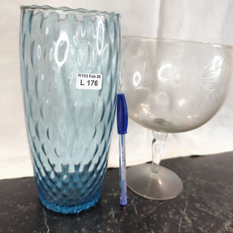 Vaso de cristal tallado al ácido y florero azul - imagen 2