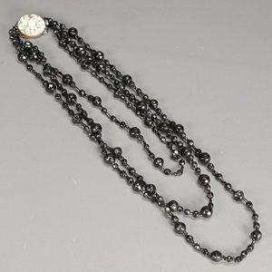 Collar de Tres Vueltas con Piedras Naturales y Mostacillas Negras - imagen 6