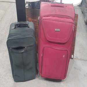 Lote siguiente: Dos Valijas de Viaje Grandes