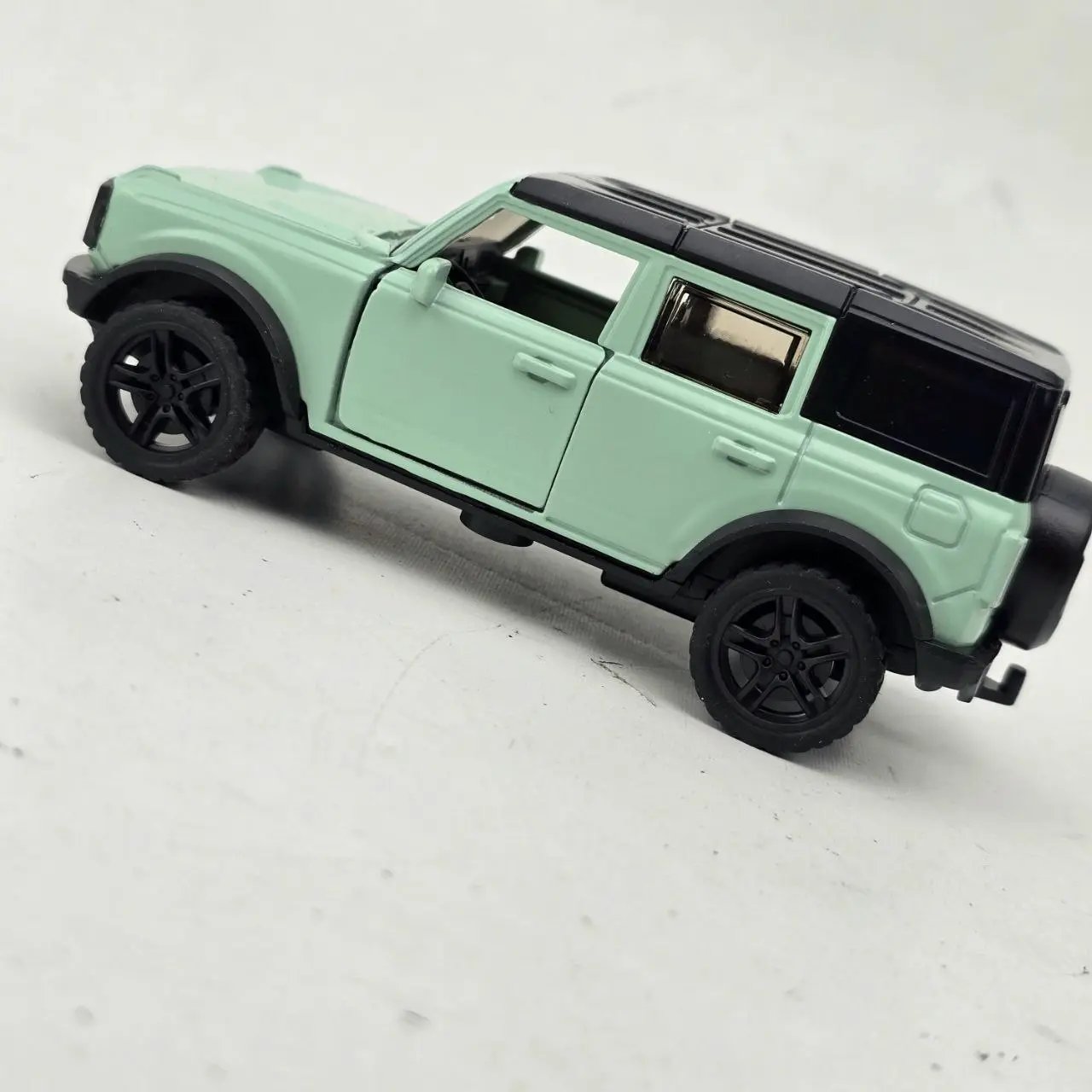 Réplica Auto Ford Bronco Verde y Negro