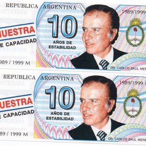 Lote anterior: Argentina: 2 Billetes Fantasía "Muestra" Carlos Menem 1989-1999