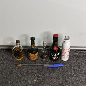 Lote de 5 Botellitas de Licor en Miniatura con Contenido - imagen 1