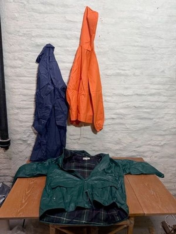 Lotes de Camperas Impermeables para Hombre y Mujer - imagen 1