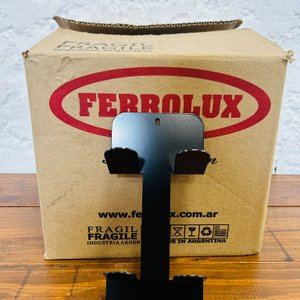 Lote siguiente: Lote #021 – 13 Percheros de colgar Ferrolux color negro –