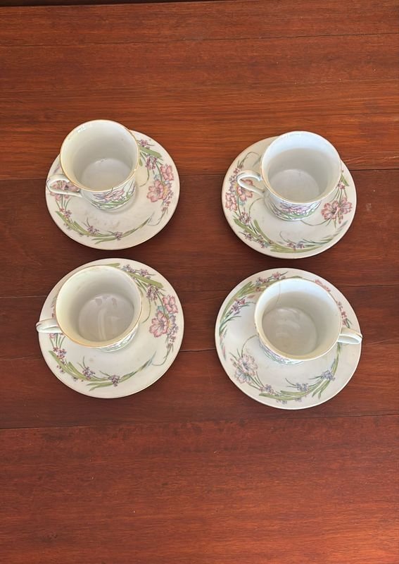 Juego de Tazas y Platos de Porcelana con Patrón Floral - imagen 2