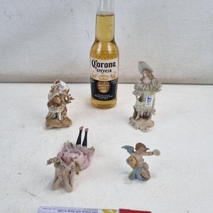 Lote de 4 Figuras Decorativas en Porcelana Vintage: Damas y Cupido - imagen 2