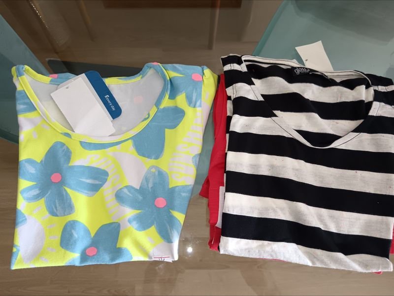 Remeras de niña en diferentes tamaños y colores - imagen 3