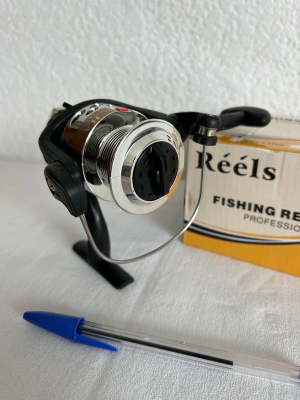 Reel de pesca nuevo en excelente condición - imagen 3