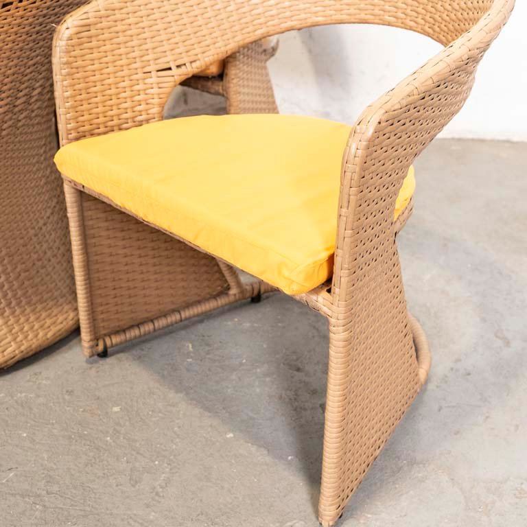 Mesa de jardín y cuatro sillones en fibras sintéticas - imagen 2