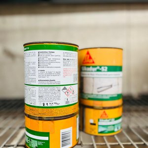 Lote de 2 latas de resina Sika Viscosidad Baja para inyección - imagen 2