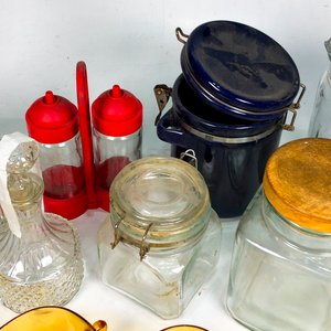 Lote de Cristalería y Recipientes de Vidrio: Copas, Vasos, Aceiteros y Más - imagen 5