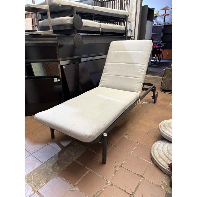 Item 2102448 - Image 0