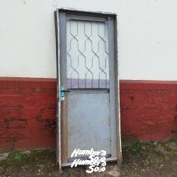 Puerta de Chapa con Marco y Vidrio
