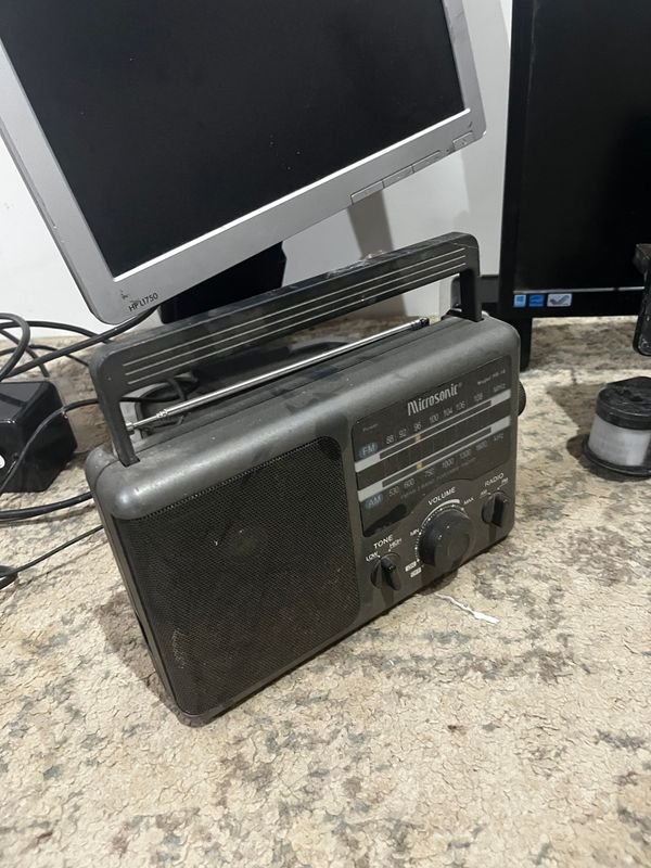 Packs de tecnología con monitores, luces LED y radio - imagen 5