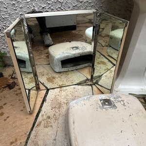 Lavatorio con Pedestal, Botiquín y Cisterna Dolmenit - imagen 3