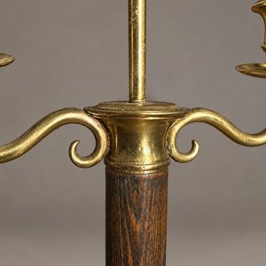 Lámpara de Mesa Clásica Madera y Bronce Dorado con Pantalla Blanca - imagen 3