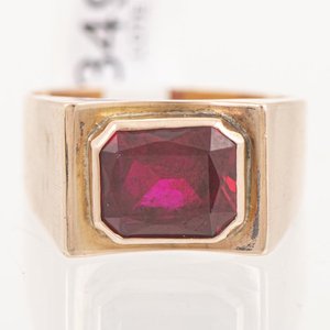 Anillo de Oro 18k con Piedra Roja Talla 18.5 mm - imagen 1