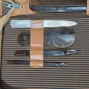 Estuche de Aseo y Cuidado Personal Vintage con Accesorios - imagen 4