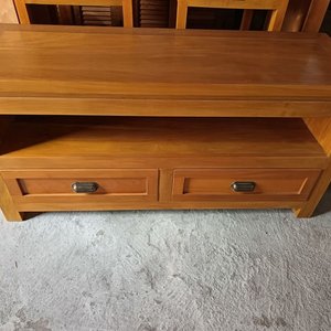 Lote siguiente: Rack Bajo de Madera Maciza Nuevo Marca Fundamento