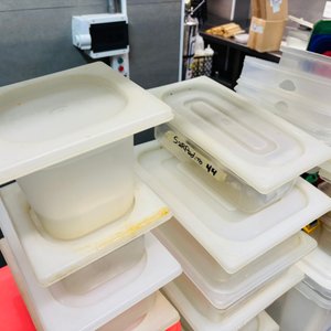 Lote de 30 Cubas Plásticas con Tapa, Tupper y Cajones - imagen 7