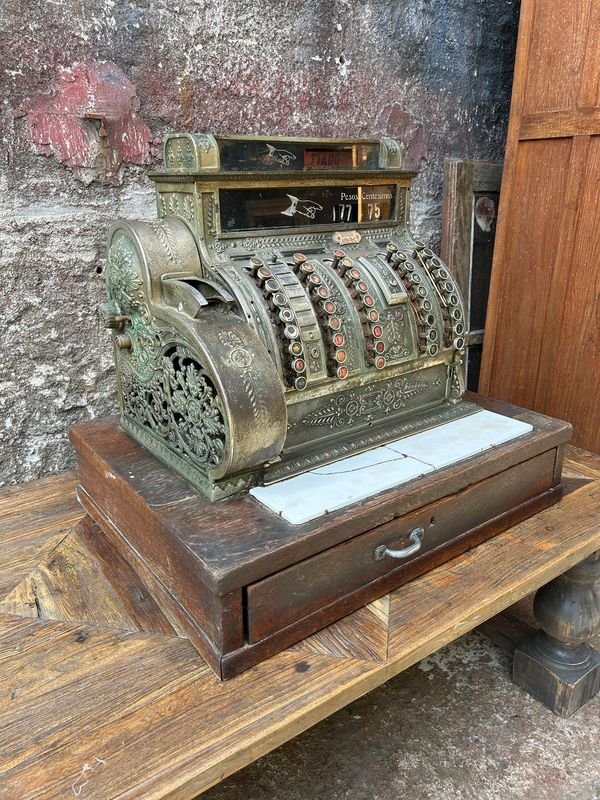 Lote anterior: Caja Registradora Nacional 1912: Una Joya de la Historia en Excelente Estado
