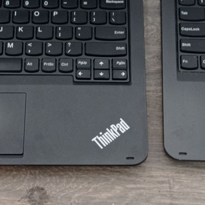 Dos portátiles Lenovo ThinkPad de 14 pulgadas - imagen 2
