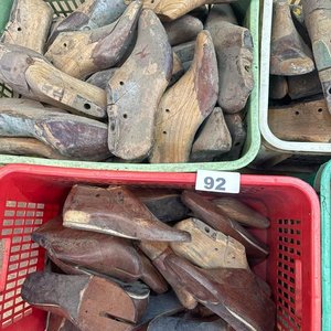 Lote siguiente: Lote de Moldes de Calzado Antiguos de Madera