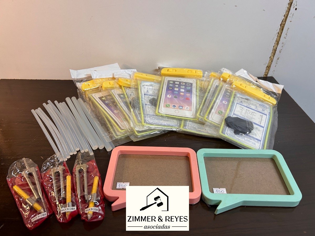 Lote de Marcos y Fundas Impermeables para Celular