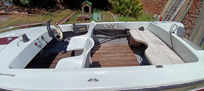 Lancha con Trailer y motor nuevito - Venta en subasta - imagen 7