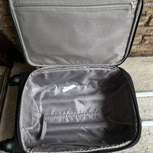 Valija Samsonite Negra Mediana con Ruedas y Mango Extensible - imagen 9