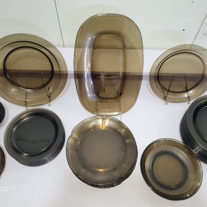 Juego de Vajilla de Vidrio Ahumado: Platos, Compoteras y Fuente Ovalada - imagen 6