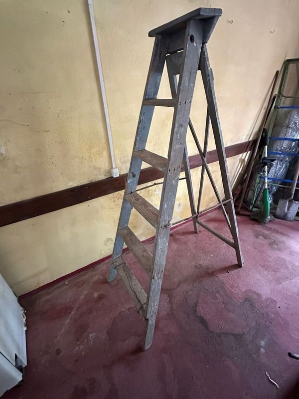 Item 889372 - Image 0