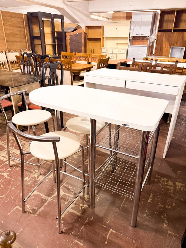 Mesa Alta de Cocina con 3 Banquetas Cromadas